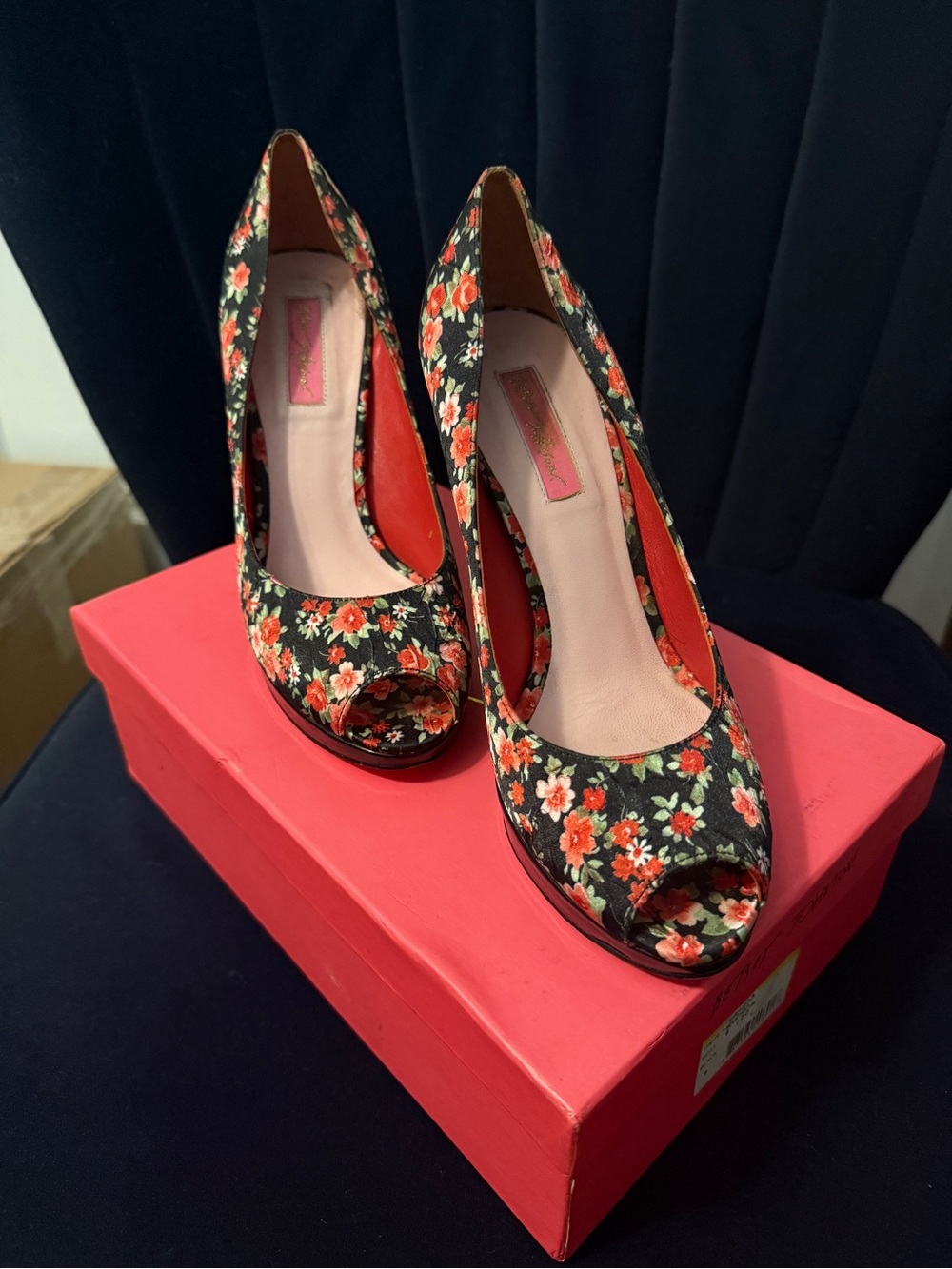 Betsey Johnson Vintage floral peep-toe platform Satin pumps - Picture 6 of 10
